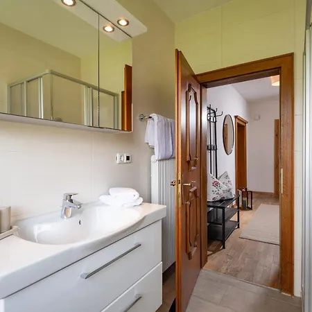 Au Guest house 3*